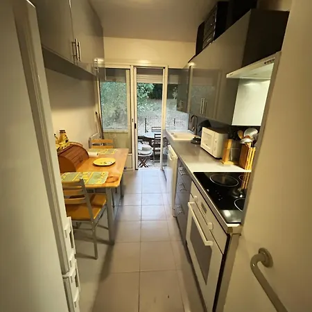 Avec Jardin Et Terrasse Comprenant 2 Au Calme à Proximité Du Centre Ville, à 5 Minutes Du Du Salagou Apartamento *